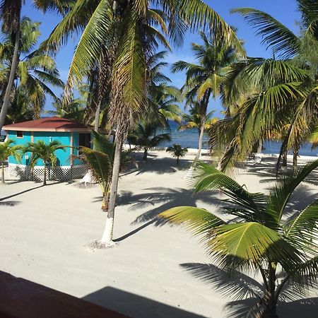 Blue Marlin Beach Resort Дангрига Экстерьер фото