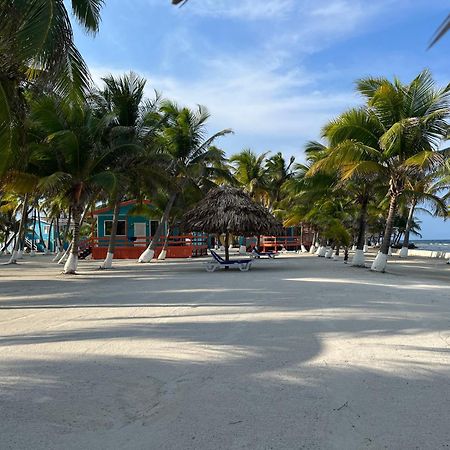 Blue Marlin Beach Resort Дангрига Экстерьер фото