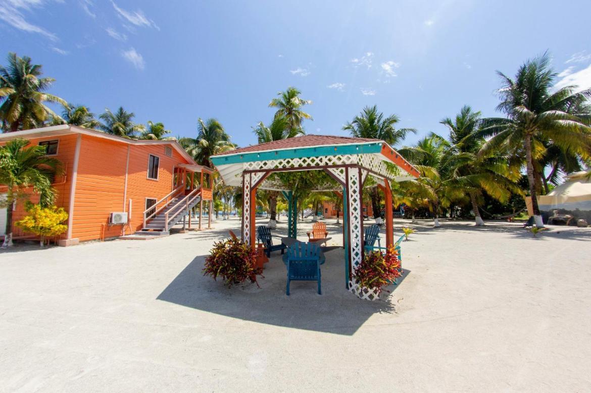 Blue Marlin Beach Resort Дангрига Экстерьер фото