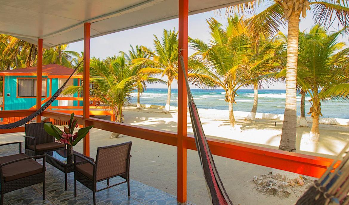 Blue Marlin Beach Resort Дангрига Экстерьер фото
