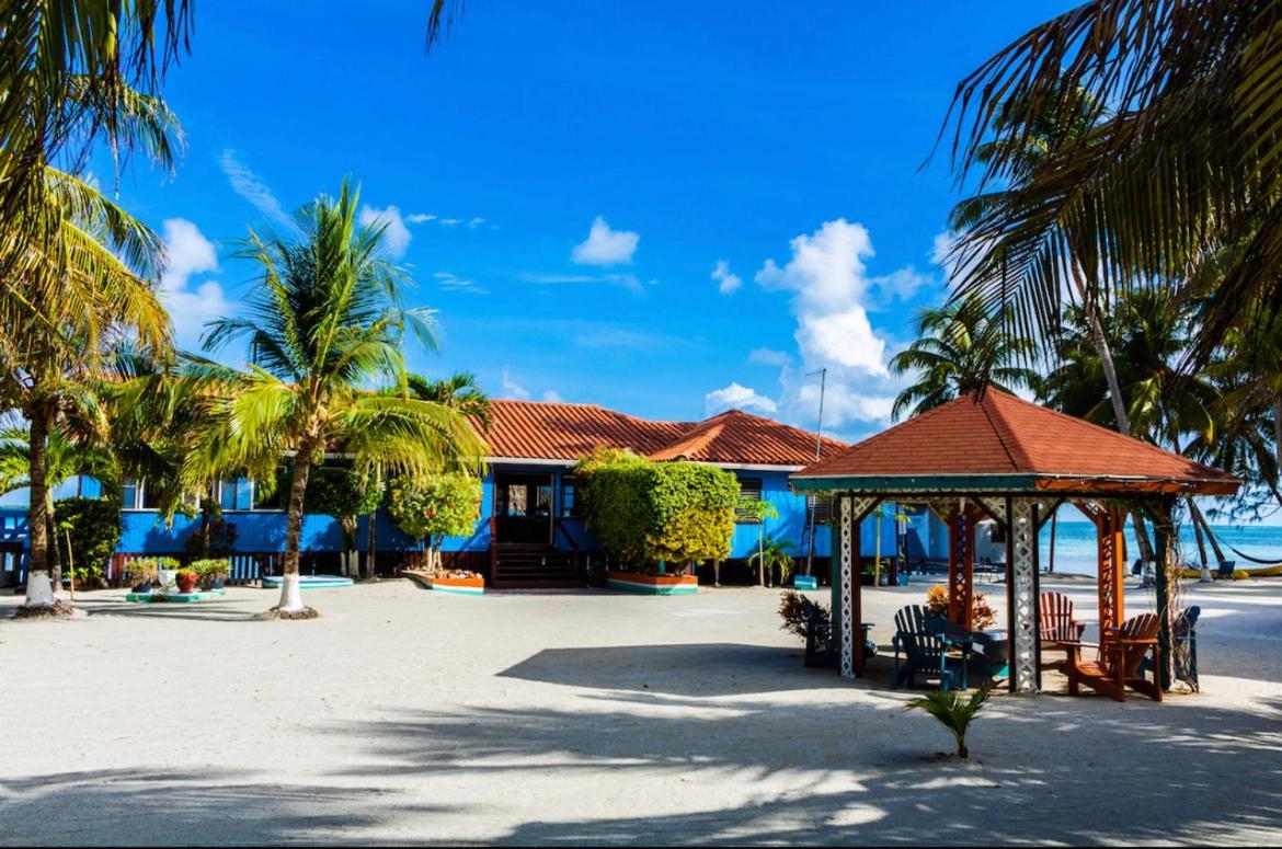 Blue Marlin Beach Resort Дангрига Экстерьер фото