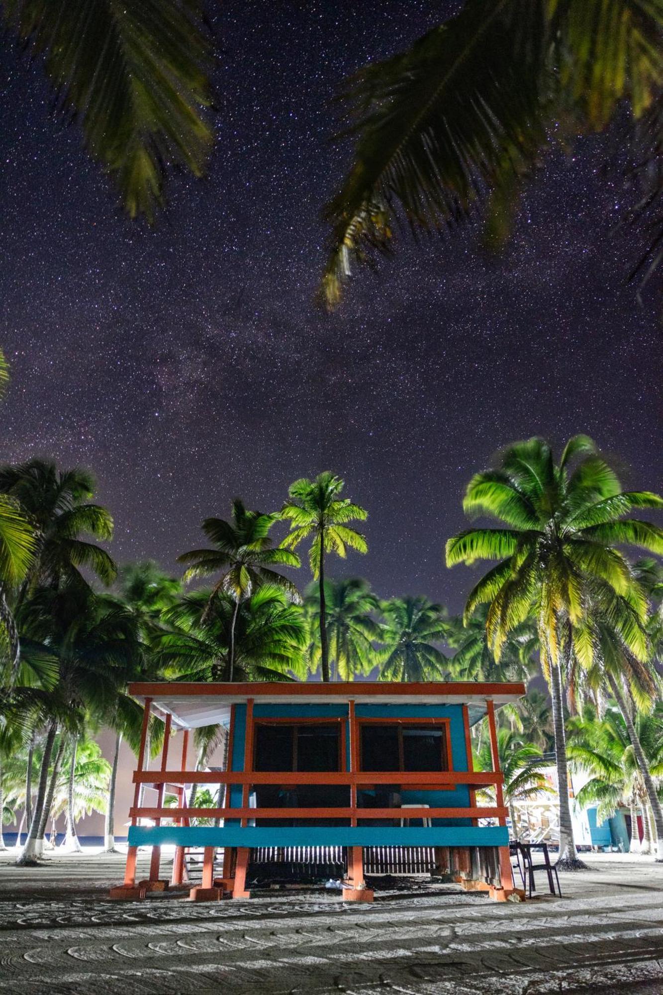 Blue Marlin Beach Resort Дангрига Экстерьер фото