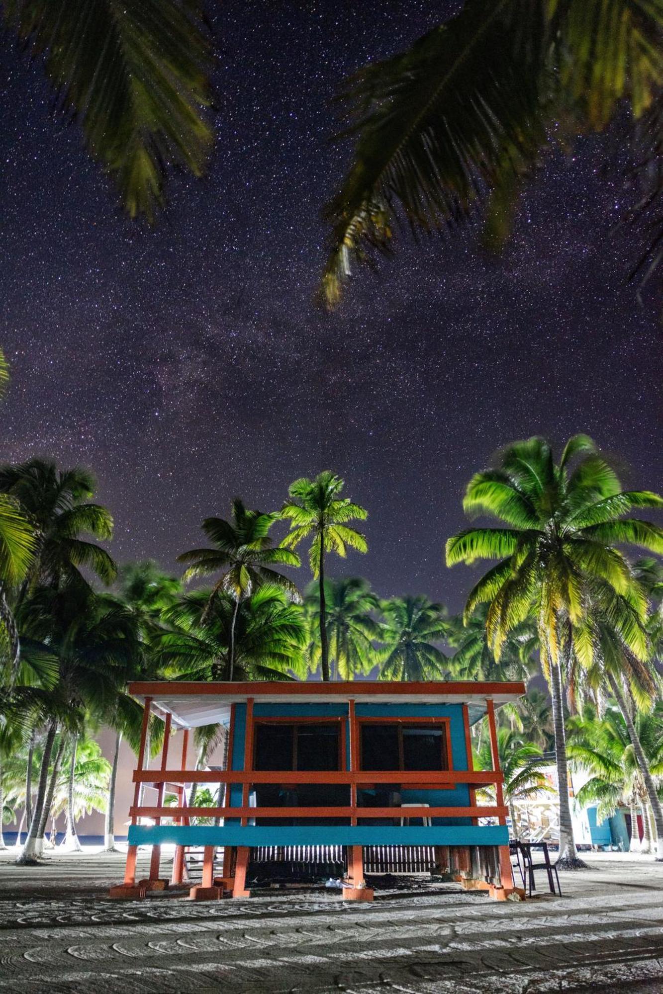 Blue Marlin Beach Resort Дангрига Экстерьер фото