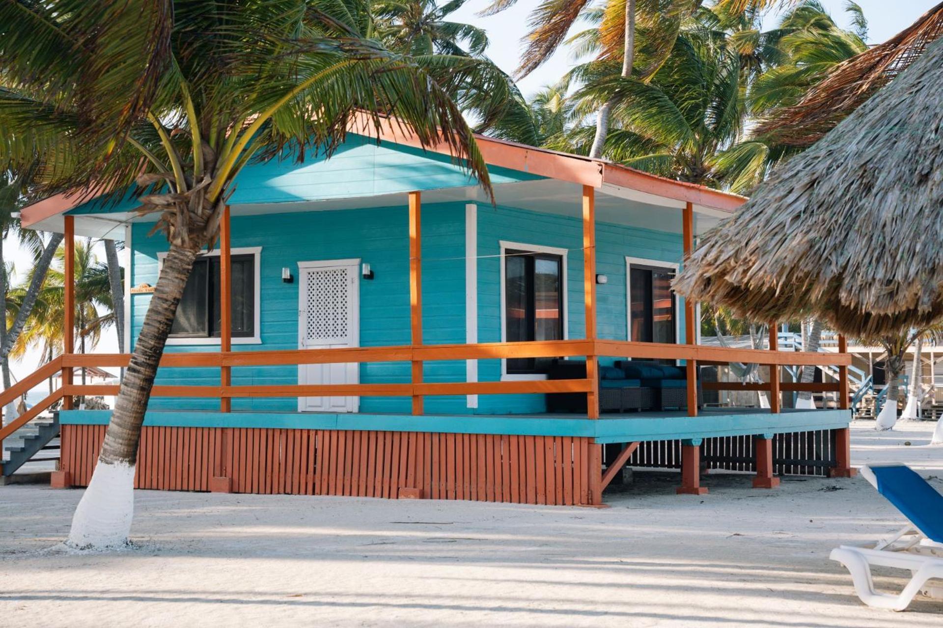 Blue Marlin Beach Resort Дангрига Экстерьер фото