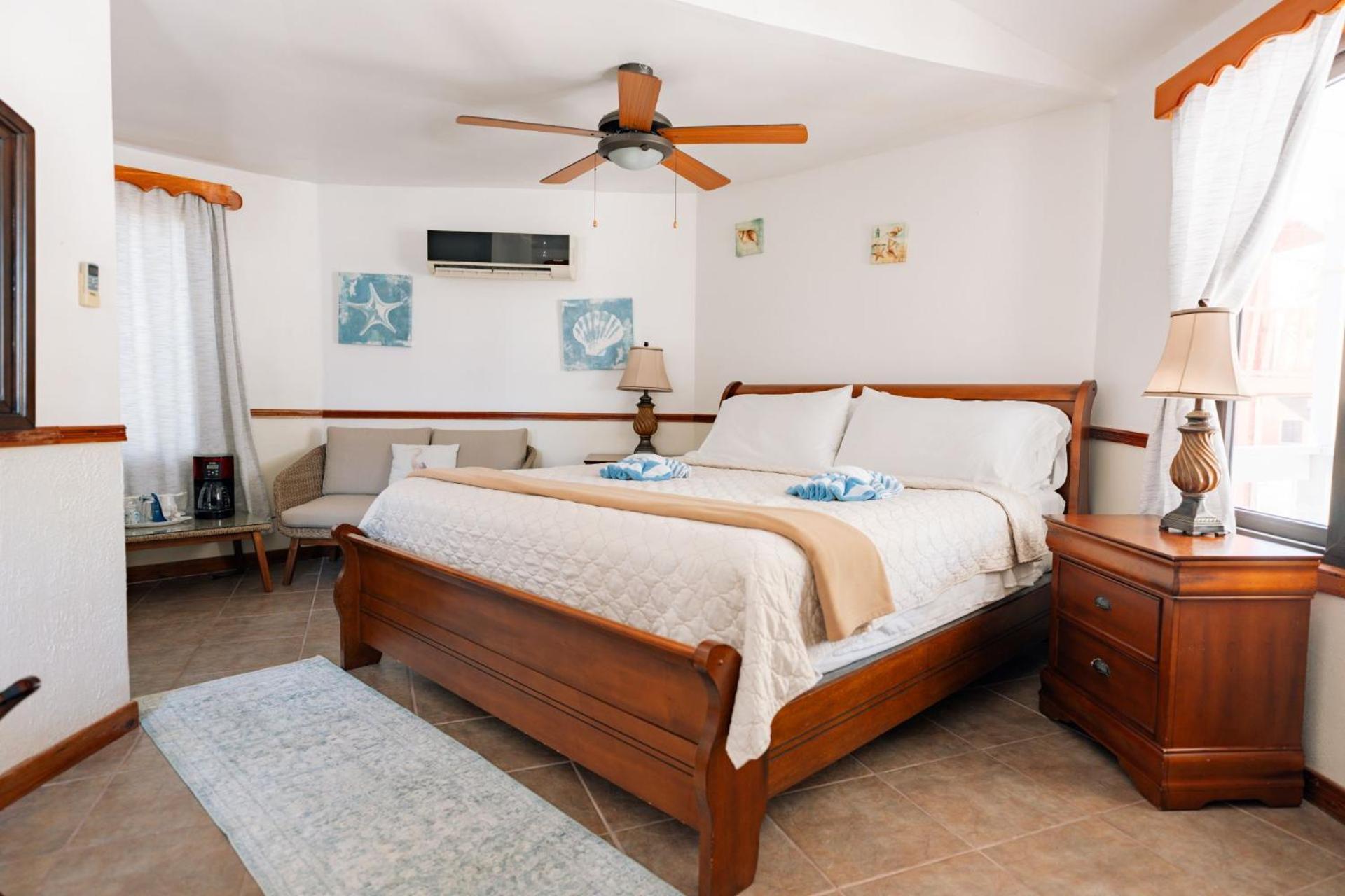 Blue Marlin Beach Resort Дангрига Экстерьер фото