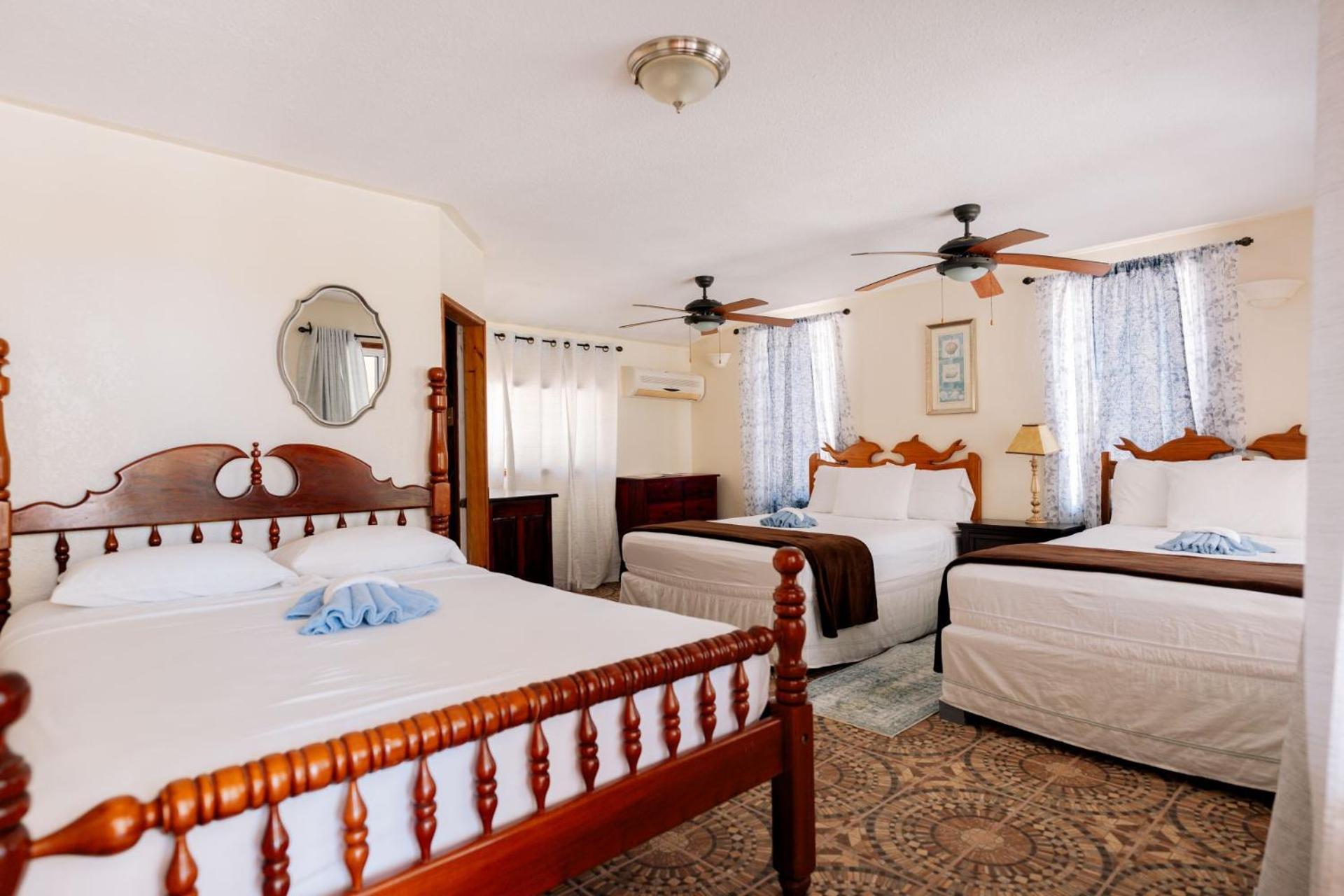 Blue Marlin Beach Resort Дангрига Экстерьер фото