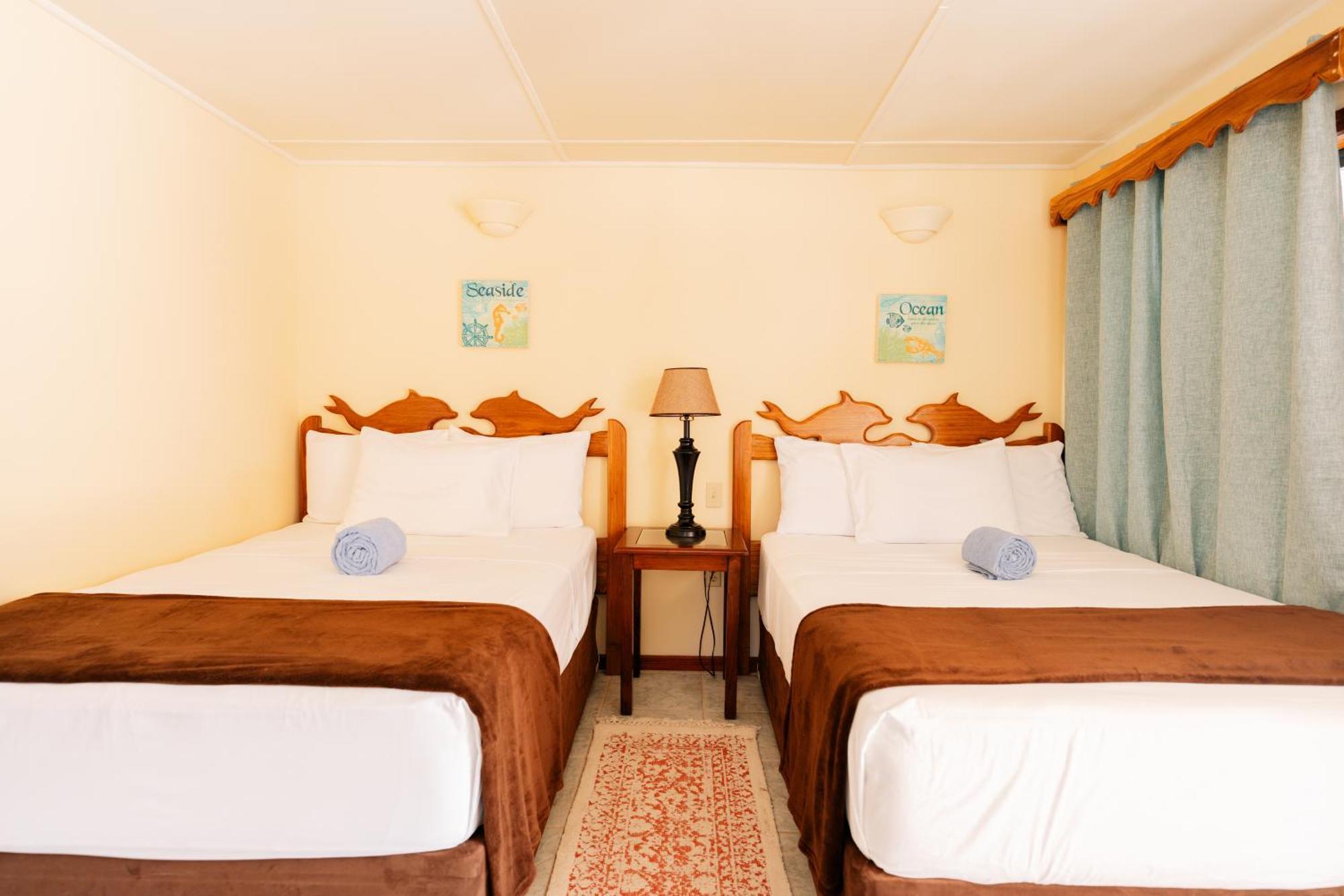 Blue Marlin Beach Resort Дангрига Экстерьер фото
